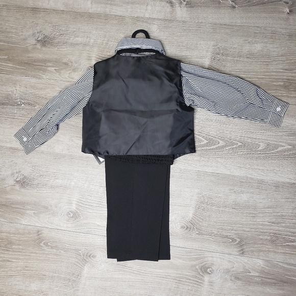 Andrew Fezza NWT 4 peice suit size 3t & 4t - Picture 3 of 5